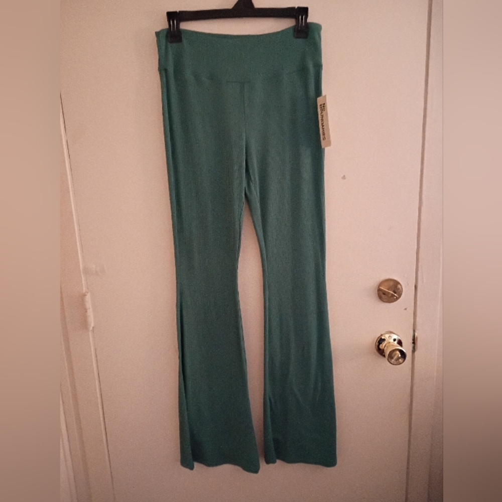 No Boundaries Teal Leggings NWT